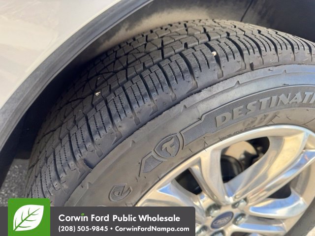 Used 2018 Ford Edge SEL FWD image 13