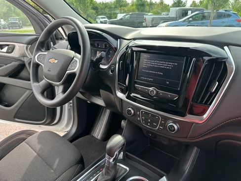 Used 2021 Chevrolet Traverse LS FWD image 37