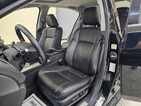 Used 2014 Acura RLX image 17