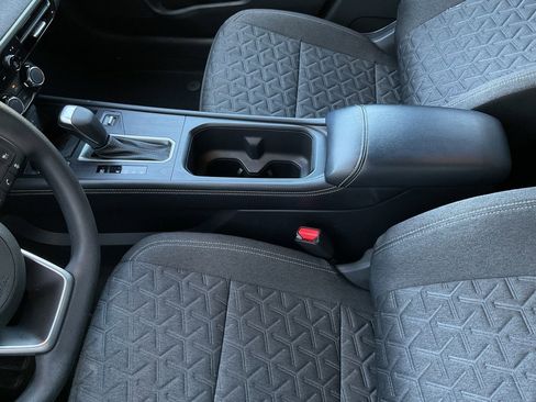 Used 2025 Nissan Kicks SV image 33