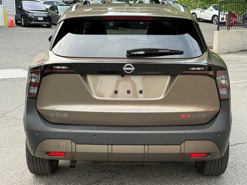 Used 2025 Nissan Kicks SR w/ SR Premium Package AWD/4WD image 5