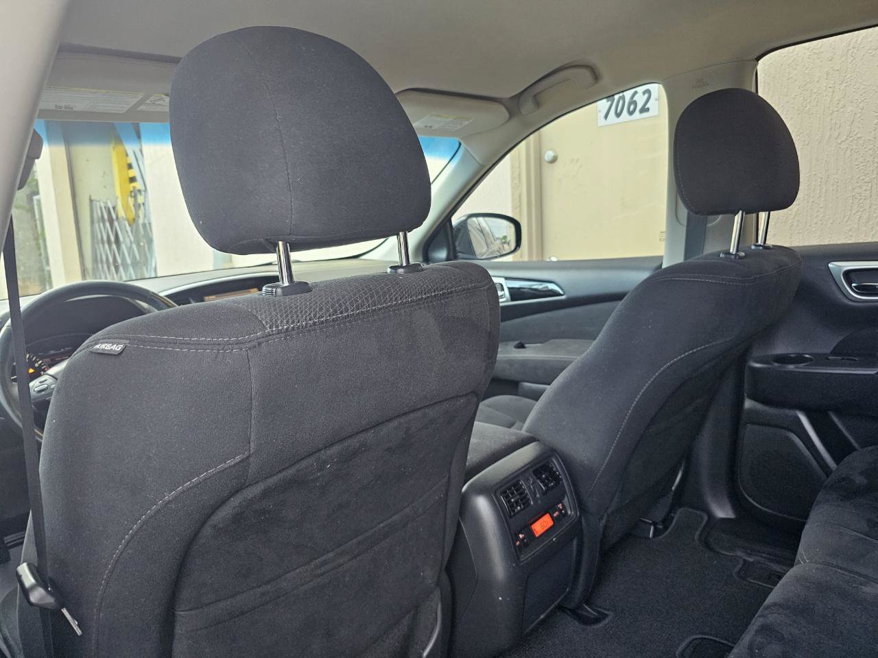 Used 2015 Nissan Pathfinder SV FWD image 26