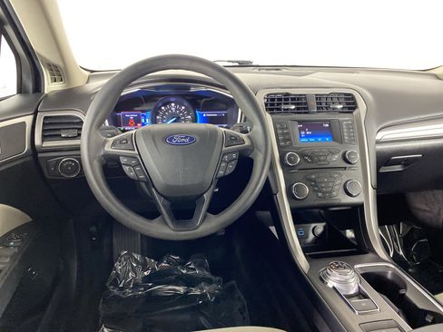 Used 2018 Ford Fusion S image 37