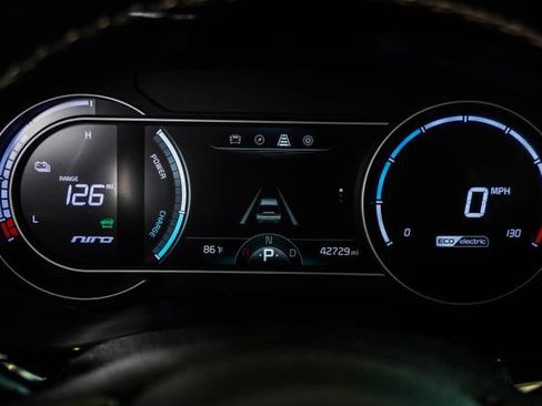 Used 2022 Kia Niro EX w/ Cold Weather Package FWD image 34