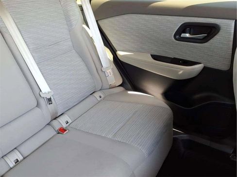 Used 2023 Nissan Rogue SV image 18