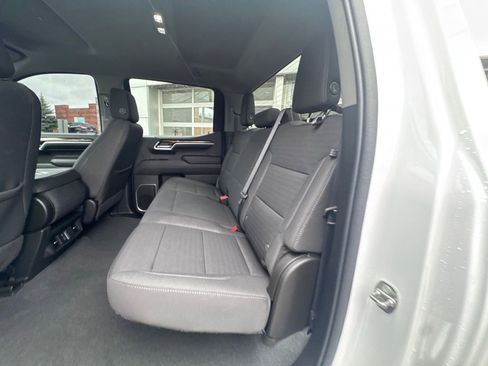 Used 2022 GMC Sierra 1500 SLE image 30