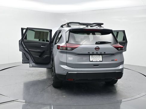 Used 2026 Nissan Rogue SV AWD/4WD image 25