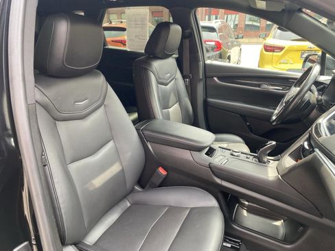 Used 2021 Cadillac XT5 Premium Luxury w/ LPO, Floor Liner Package AWD/4WD image 31