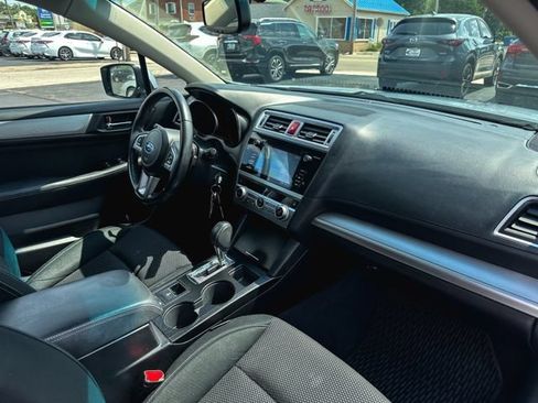 Used 2017 Subaru Outback 2.5i Premium AWD/4WD image 24
