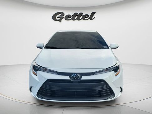 Used 2025 Toyota Corolla LE FWD image 2