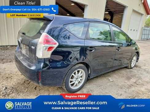 Used 2017 Toyota Prius V Two w/ Carpet Mat Package FWD image 4