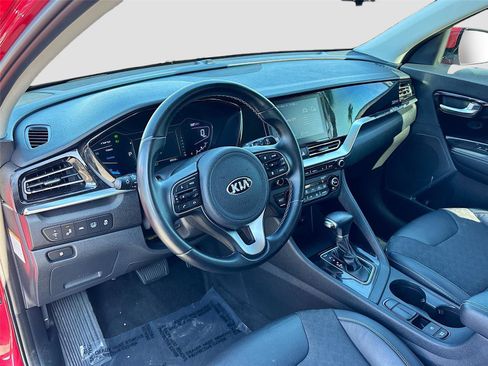Used 2020 Kia Niro Touring image 10