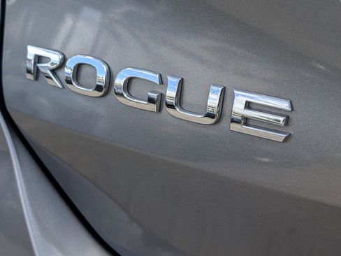 Certified 2019 Nissan Rogue SV w/ Premium Package image 17