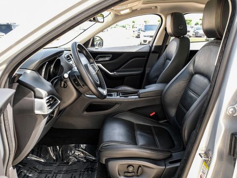 Used 2018 Jaguar F-PACE Prestige AWD/4WD image 3