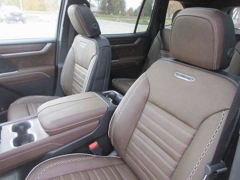 New 2026 GMC Acadia Denali Ultimate AWD/4WD image 10