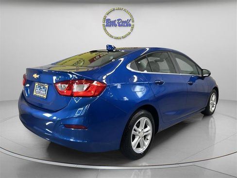 Used 2016 Chevrolet Cruze LT w/ Convenience Package FWD image 5