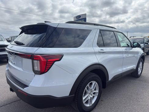 New 2026 Ford Explorer Active image 5