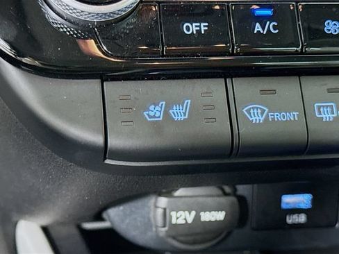 Used 2025 Hyundai Elantra Limited FWD image 21