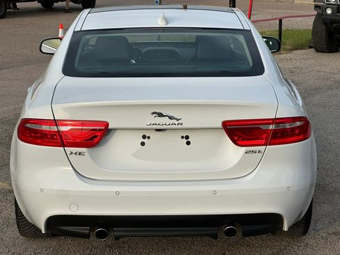 Used 2018 Jaguar XE Prestige RWD image 5