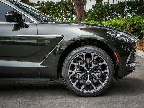 Used 2022 Aston Martin DBX AWD/4WD image 30
