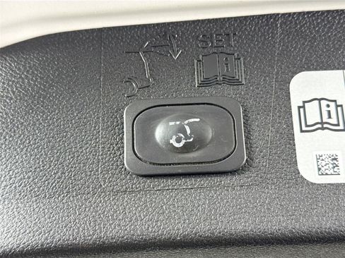 Used 2019 Ford Escape Titanium FWD image 38