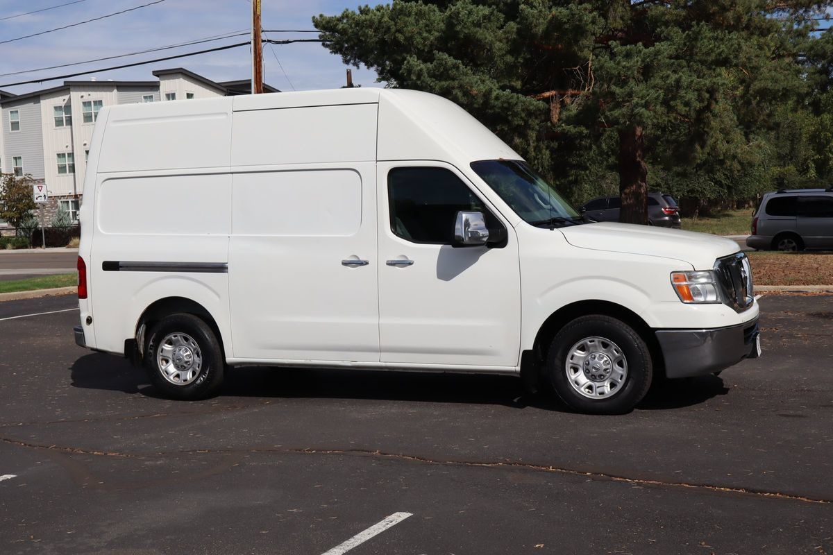 Used 2012 Nissan NV 3500 SV w/ Side Curtain Airbag Pkg RWD image 2