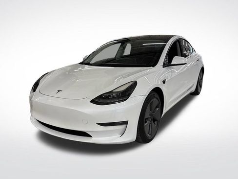 Used 2021 Tesla Model 3 Standard Range Plus RWD image 1