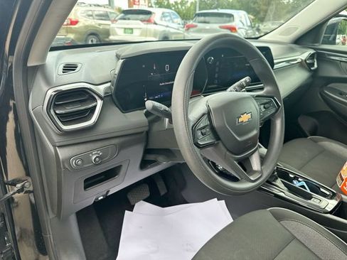 Used 2025 Chevrolet TrailBlazer LT AWD/4WD image 13