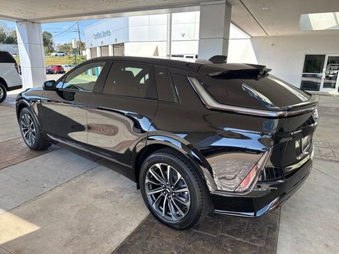 New 2026 Cadillac Lyriq Sport image 3