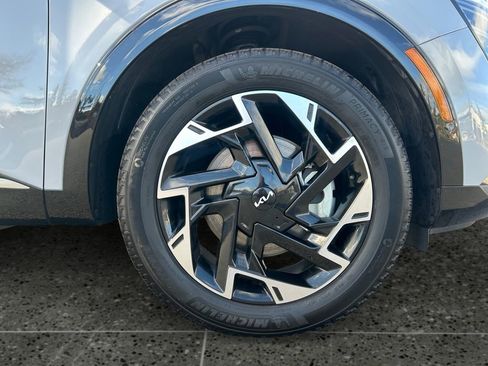 Used 2024 Kia Sportage SX image 9