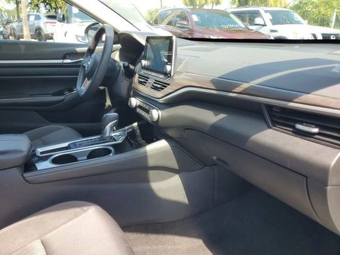 Used 2023 Nissan Altima 2.5 SV image 31