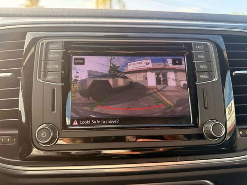 Used 2017 Volkswagen Beetle 1.8T SE image 29