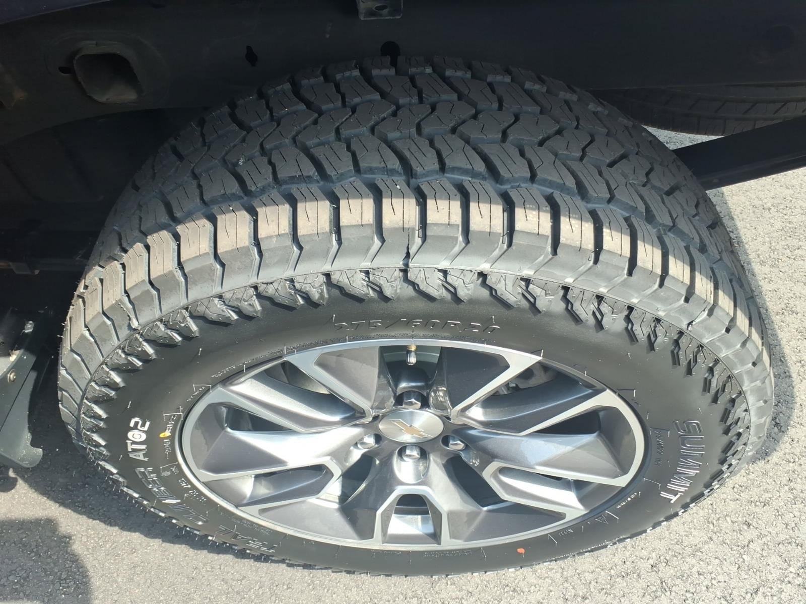 Used 2023 Chevrolet Silverado 1500 LT AWD/4WD image 9