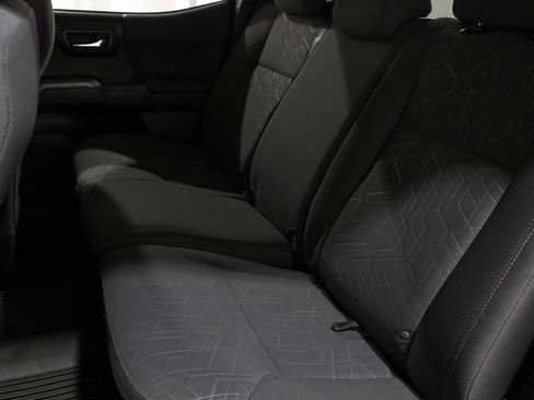 Used 2016 Toyota Tacoma TRD Sport image 18