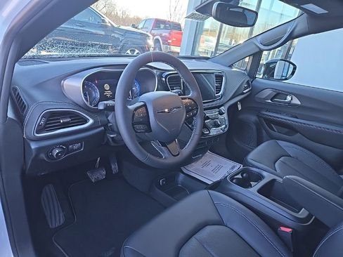 New 2026 Chrysler Pacifica Select w/ S Appearance Package image 34