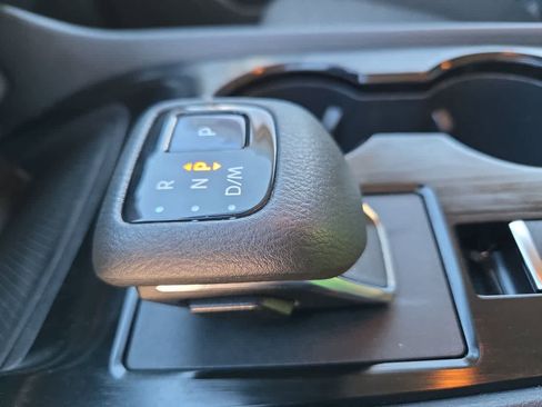 Used 2022 Nissan Rogue SV image 21