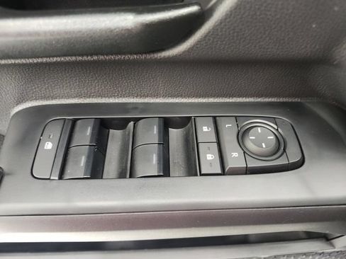 Certified 2026 Toyota Tacoma SR5 AWD/4WD image 41