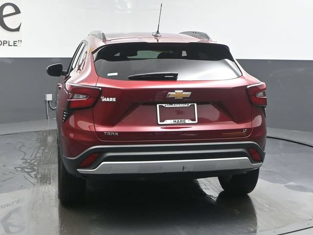 Used 2025 Chevrolet Trax LT w/ Driver Confidence Package FWD image 36