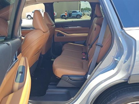 Certified 2025 INFINITI QX60 Sensory w/ Vision Package AWD/4WD image 16