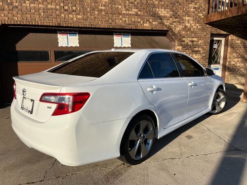 Used 2014 Toyota Camry SE image 8
