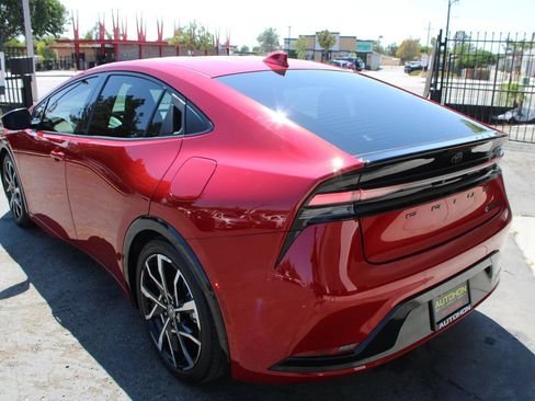 Used 2023 Toyota Prius Prime FWD image 9