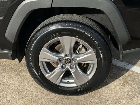 Used 2025 Toyota RAV4 XLE image 8