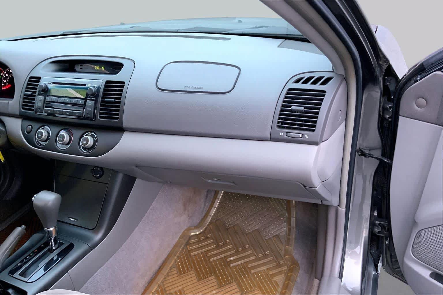 Used 2005 Toyota Camry FWD image 14