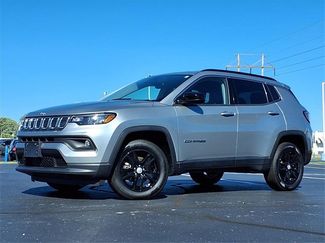 Used 2022 Jeep Compass Latitude video 2