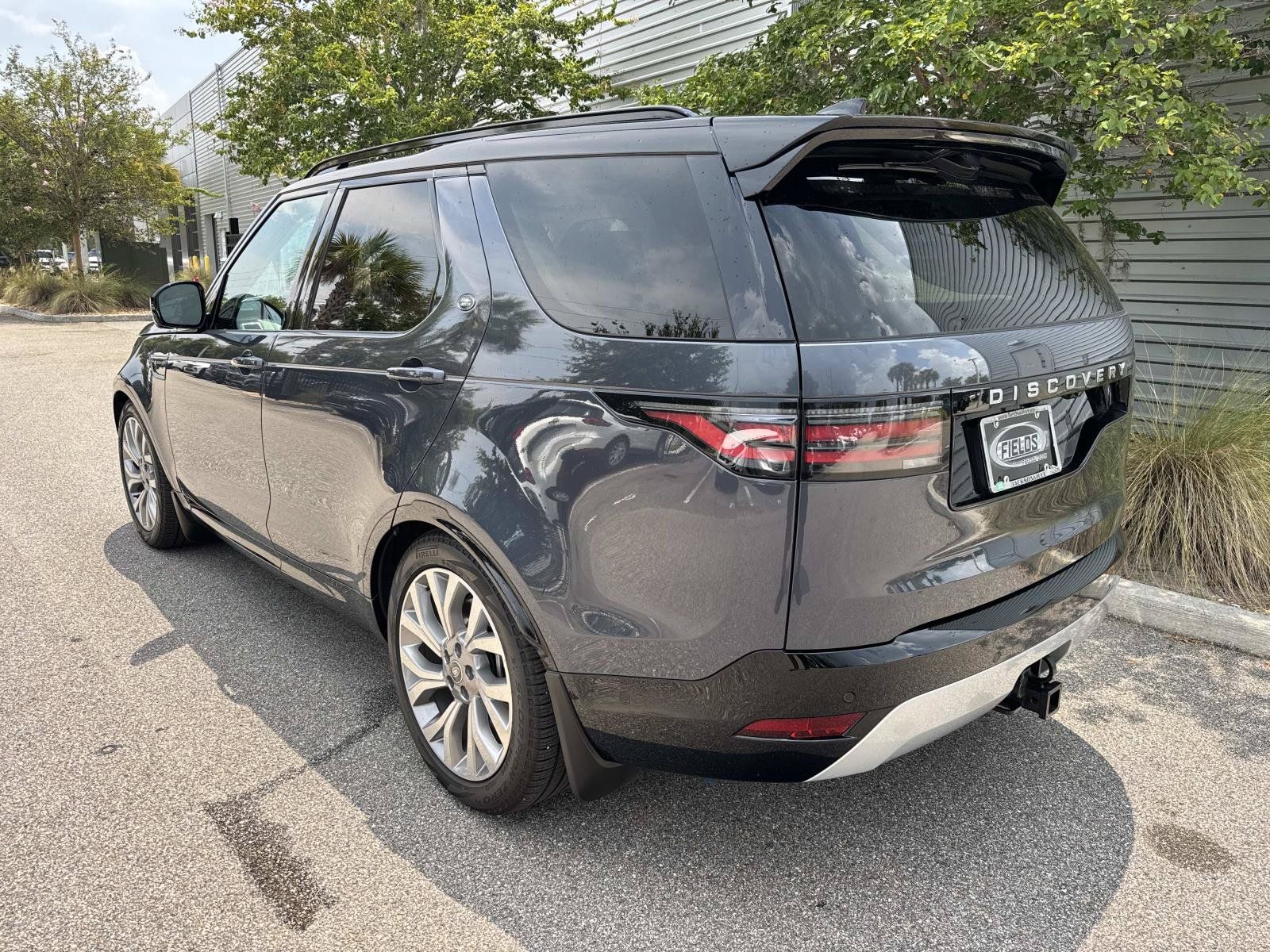 Certified 2026 Land Rover Discovery Limited Edition AWD/4WD image 3
