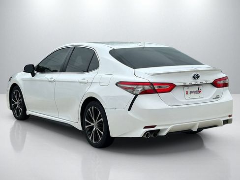 Used 2019 Toyota Camry SE FWD image 7