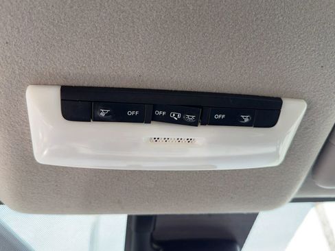 Used 2021 Nissan Versa SV image 26