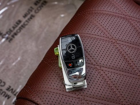 Used 2024 Mercedes-Benz Maybach GLS 600 4MATIC image 55