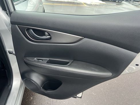 Certified 2022 Nissan Rogue Sport S image 17