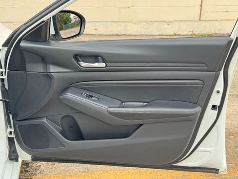 Used 2020 Nissan Altima 2.5 S FWD image 36